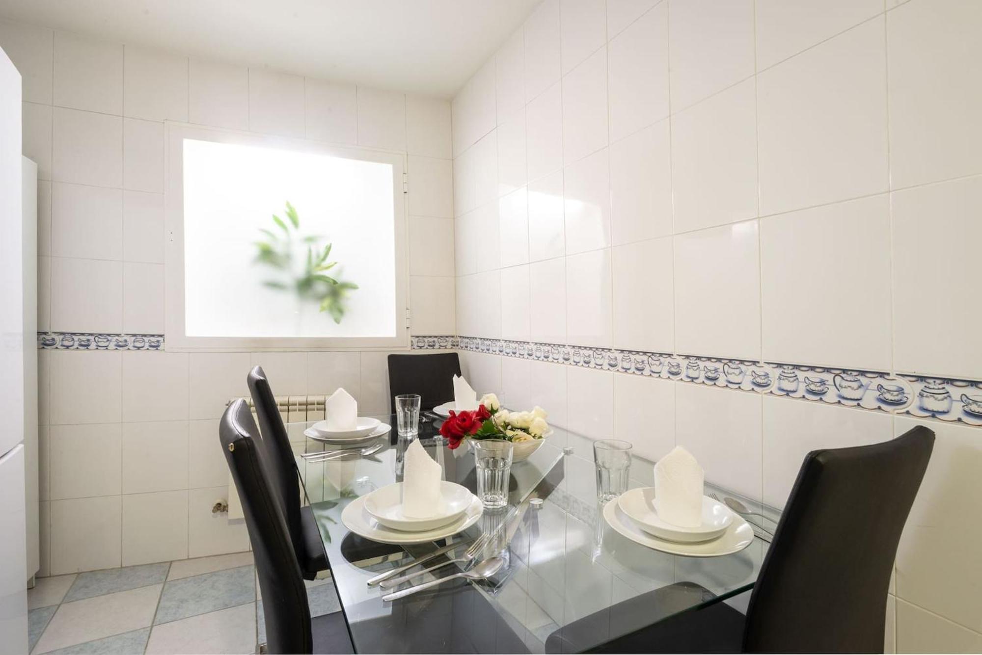 Apartamentos Day Madrid Tribunal Centro Gran Via Sol Esterno foto